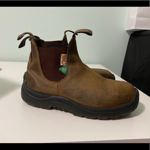 Shoes - Blundstone CSA steel toed boots Austrian size 4 fits women’s US 7